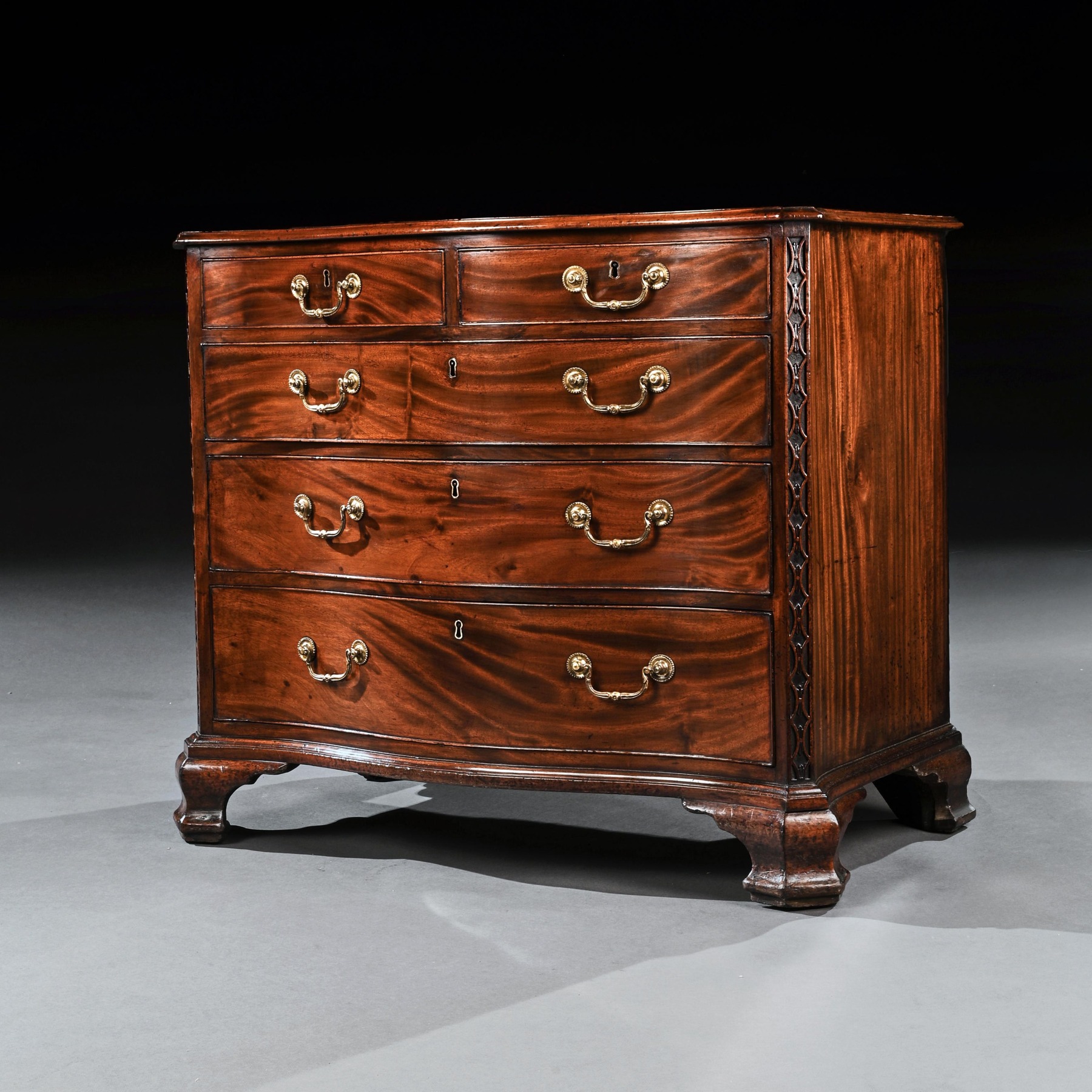 Chippendale Period 18th Century Serpentine Georgian Mahogany Chest Of Drawers